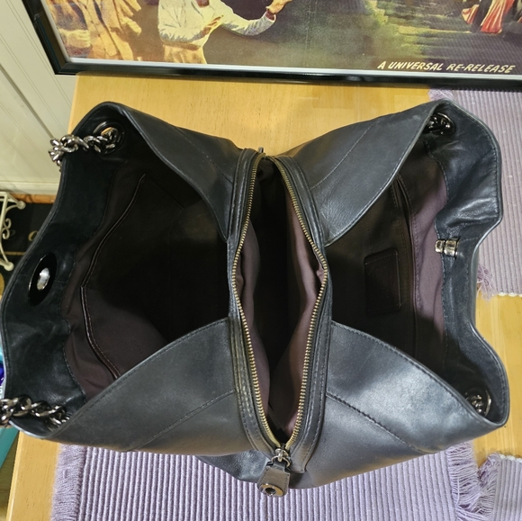 Coach - Picture 9 of 15